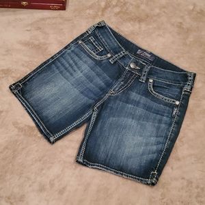 SILVER JEANS women's size 28 suki short, denim shorts